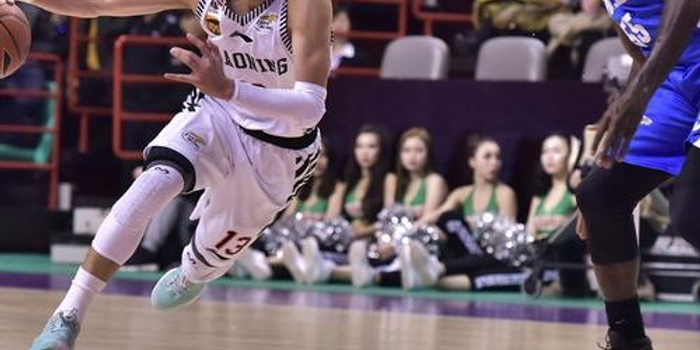 更是一个不 更是一个不